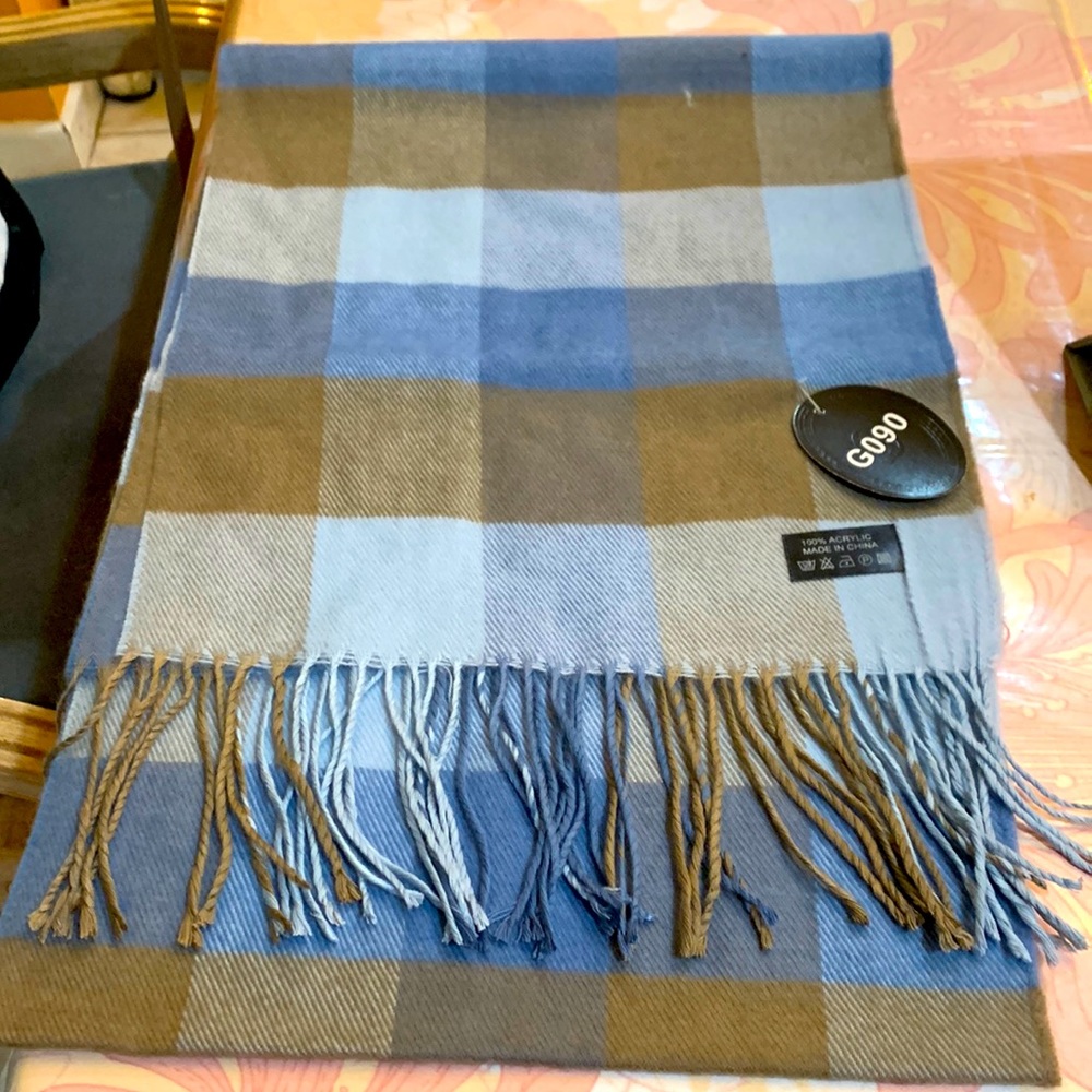 NWT Plaid blanket scarf with fringe.